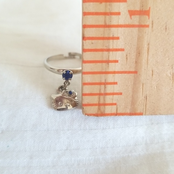 Hello Kitty Silver Rhinestone Ring - Picture 4 of 5